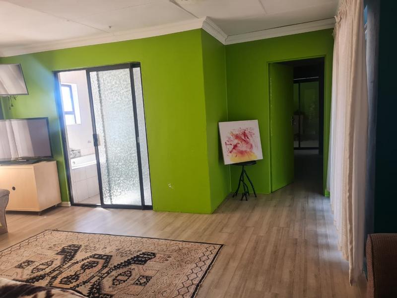 5 Bedroom Property for Sale in Uitsig Free State